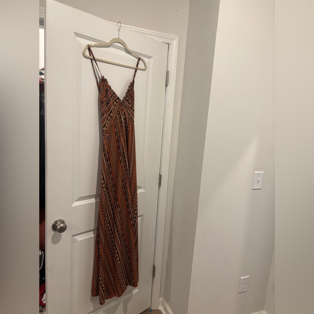 Adjustable straps, maxi dress